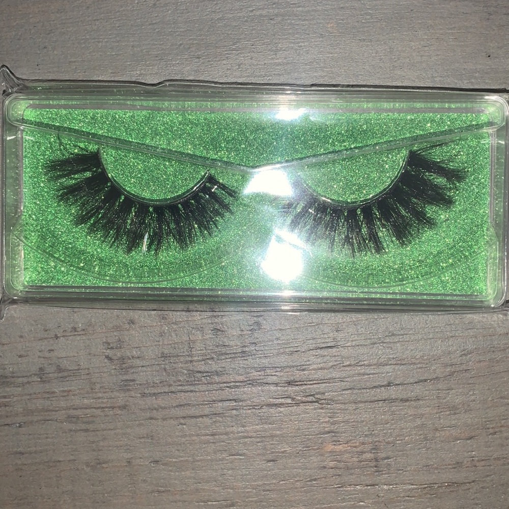 Make up bundle - Picture 2 of 3